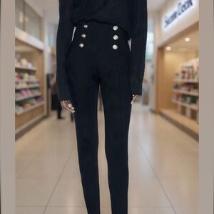 Jules & Leopold Black Skinny Pants with gold Buttons. New Without tags SIZE: L